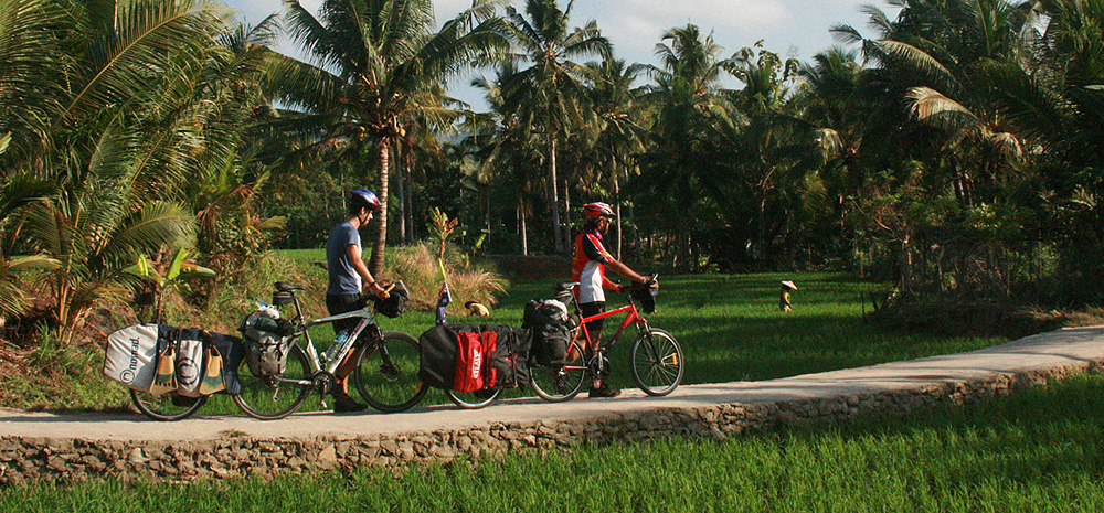 Long-distance cyclists Dylan and Rian from Australia visited Nias on their 2009 tour across Indonesia (www.eatsleepsurf.com.au)