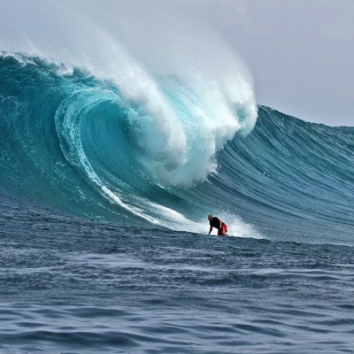 Somewhere in the Hinakos, off the west-coast of Nias Island. Photo courtesy of www.puriasuresort.com