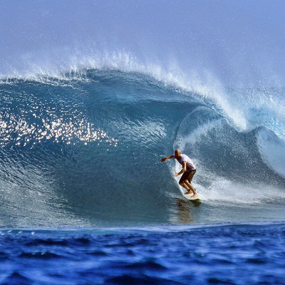 Secret right in the Hinakos, off the west-coast of Nias Island. Photo courtesy of www.asusurfcamp.com