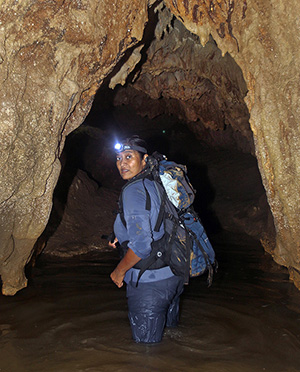 Caving-nias-island