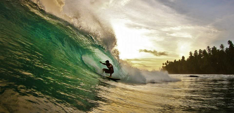 The Home break in front of Telo Surf Villa. Photo courtesy of www.telosurfvilla.com