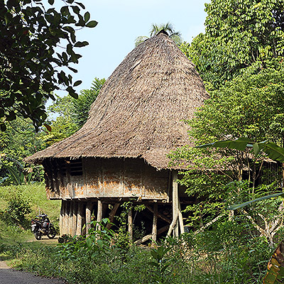 Traditional-house-gunungsitoli-nias