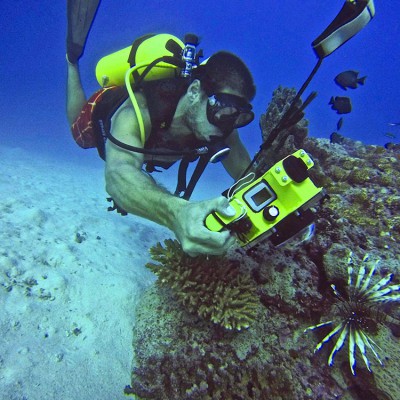 Scuba diving in the Hinakos. Photo courtesy of www.puriasuresort.com