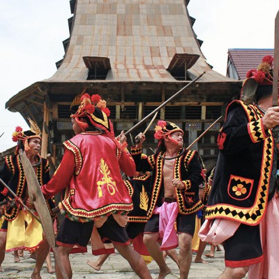 War-dance in Bawömataluo village. Photo courtesy of Agus Mendröfa