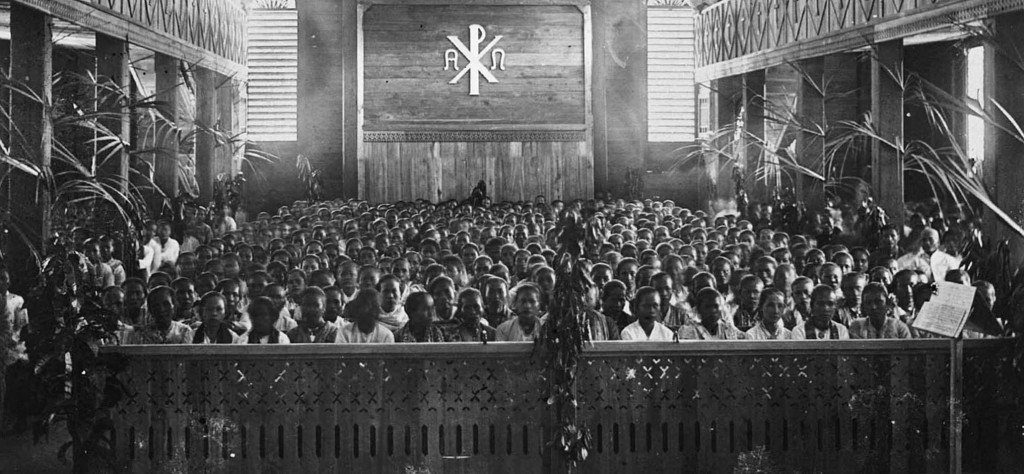 Christian service in Rijnsche Zending church in Gunungsitoli. 1920's.