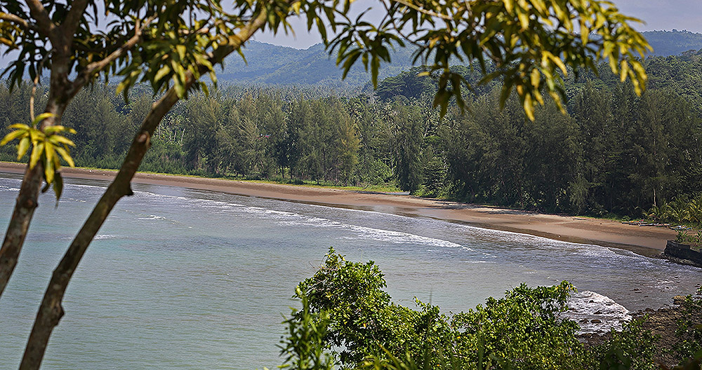 View of coastline south if Gunungsitoli from Puncak Laowomaru 