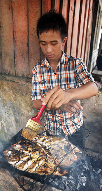 Ikan Bakar (grilled fish) is very popular on Nias.