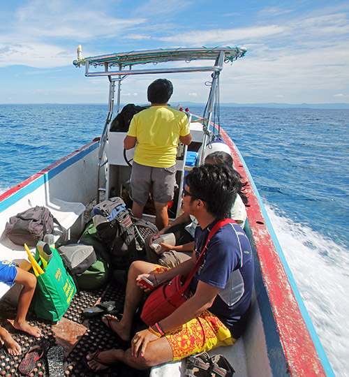 Speed boat to Asu Island