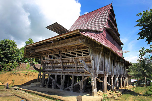 Rumah Adat Sifaoro'asi Gomo