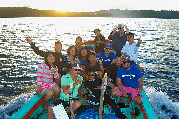 Boat-trip-onolimbu-kecil