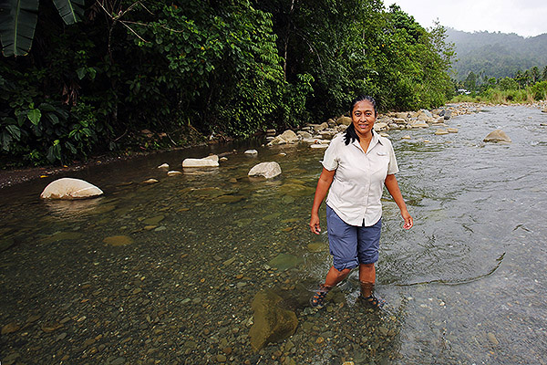 Nias-river-crossing