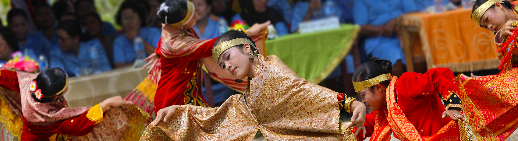 Traditional moyo dance in Afulu. North Nias (Nias Utara), Nias Island, Indonesia.